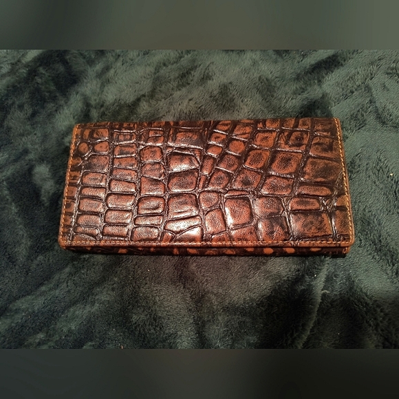 Women wallet. Alligator leather. Brown. Preloved. Great condition. - Picture 1 of 7
